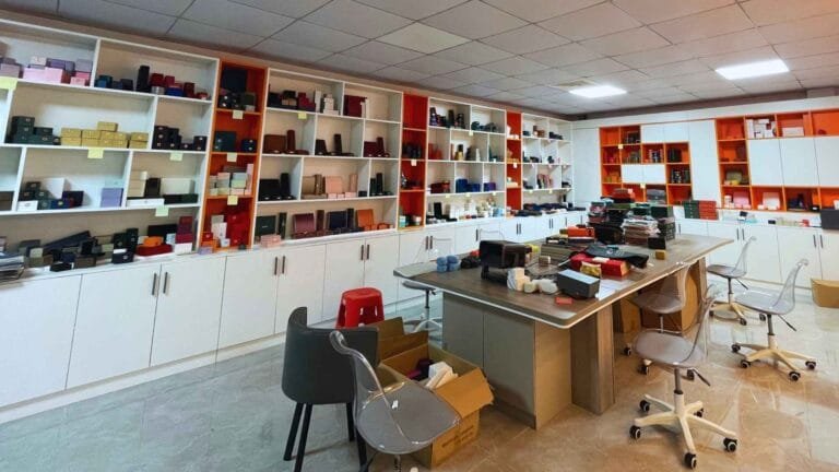 jewelry box show room