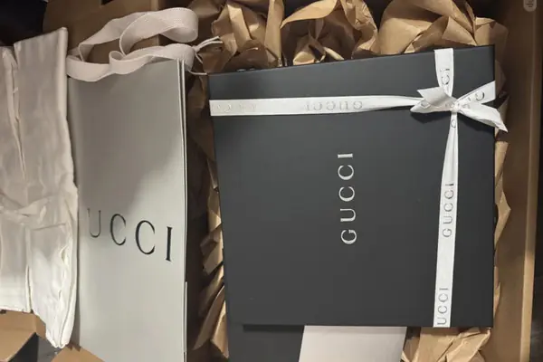 Luxury black magnetic closure gift box with custom insert