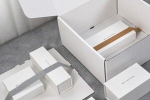 Corrugated custom shipping box for safe delivery
