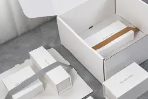 Corrugated custom shipping box for safe delivery