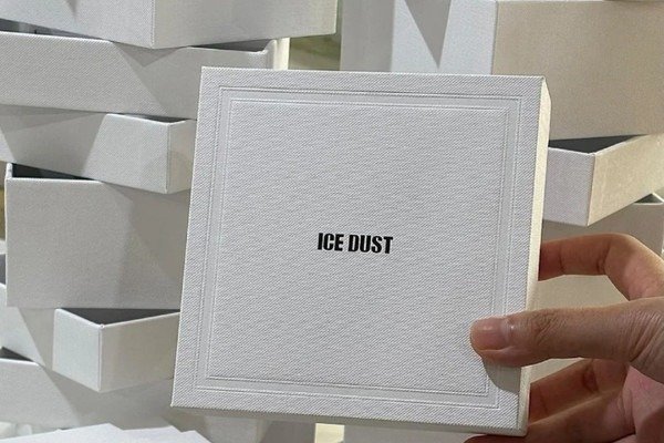 startup packaging strategy using standard box custom sleeve and shared size